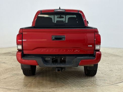 Used 2017 Toyota Tacoma TRD Sport w/ Tow Package (A/T) AWD/4WD image 10