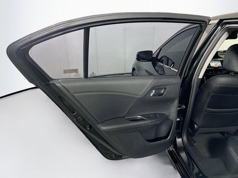 Used 2016 Honda Accord Touring image 26