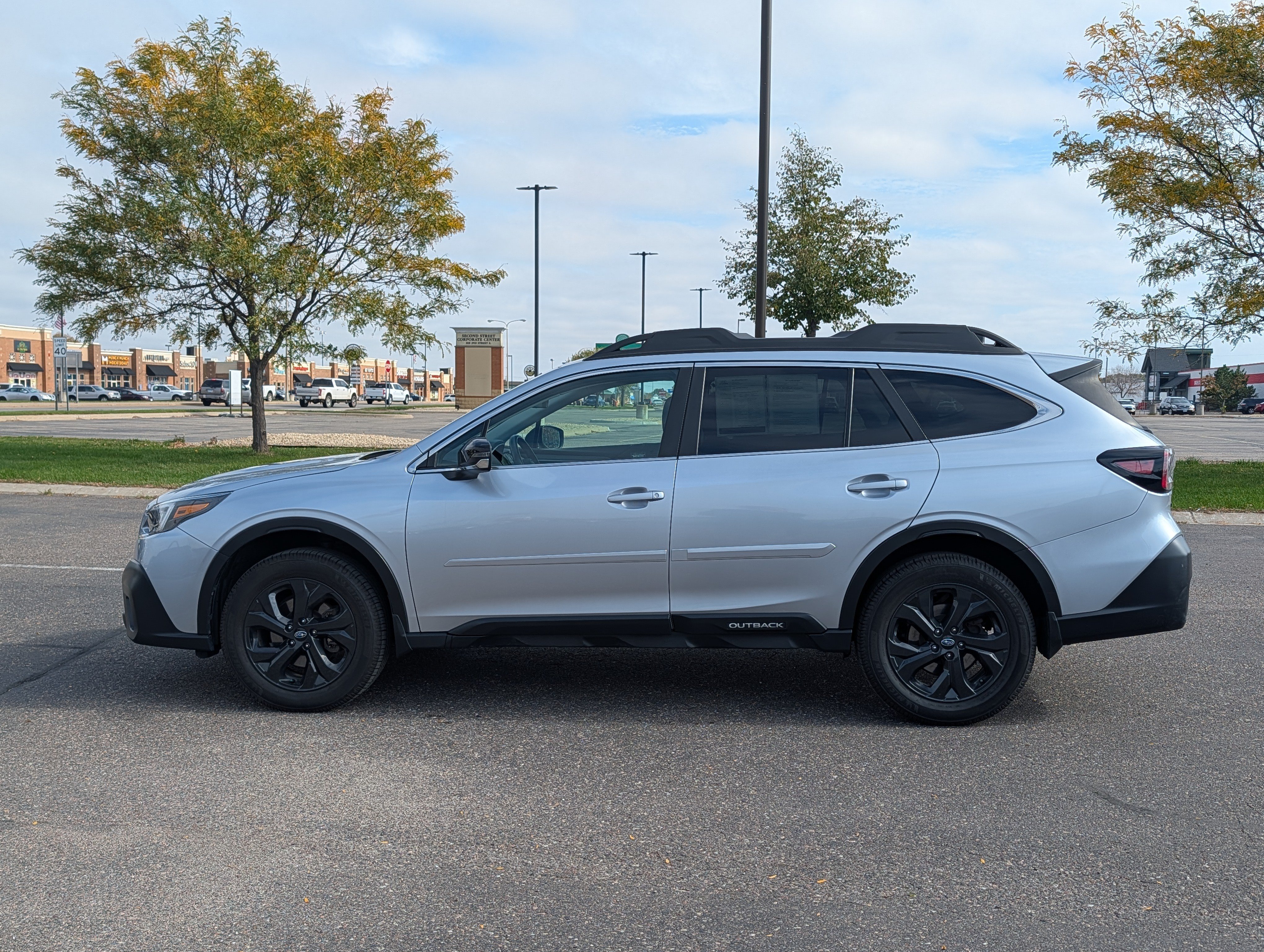 Used 2022 Subaru Outback Onyx Edition XT AWD/4WD image 2