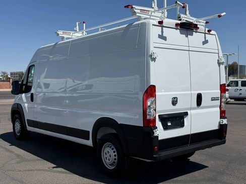 Used 2025 RAM ProMaster 2500 FWD image 5
