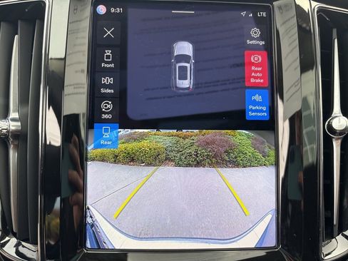 Certified 2023 Volvo XC60 B5 Plus w/ Climate Package AWD/4WD image 28