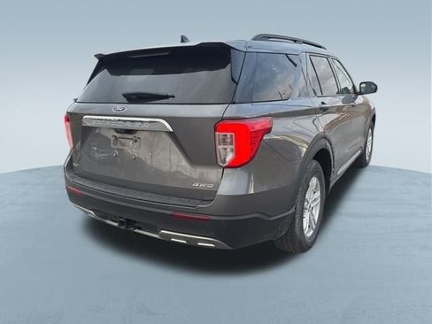 Used 2021 Ford Explorer XLT w/ Equipment Group 202A image 9