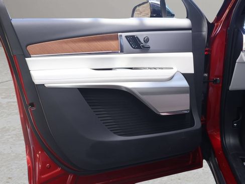 New 2026 Cadillac Vistiq Luxury AWD/4WD image 9