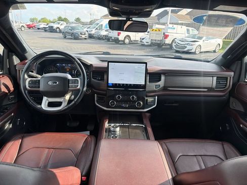 Used 2022 Ford Expedition Limited AWD/4WD image 18
