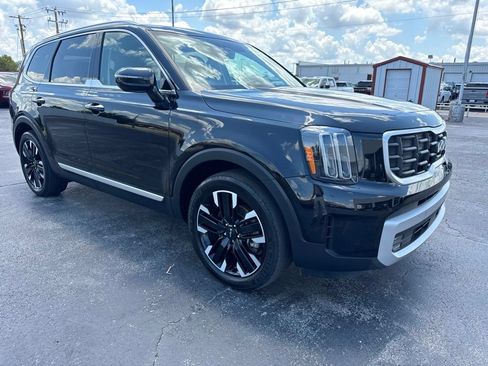 Used 2024 Kia Telluride SX Prestige w/ Towing Package AWD/4WD image 3
