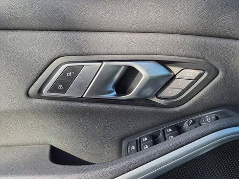 Used 2020 BMW 330i Sedan w/ Premium Package RWD image 2
