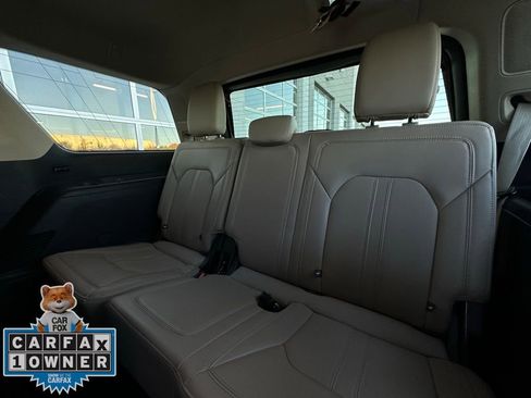 Used 2024 Ford Expedition Limited image 21