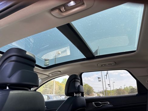 Used 2025 Kia Sportage EX w/ Premium Package image 9