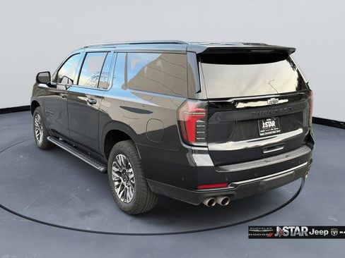 Used 2025 Chevrolet Suburban Z71 image 7