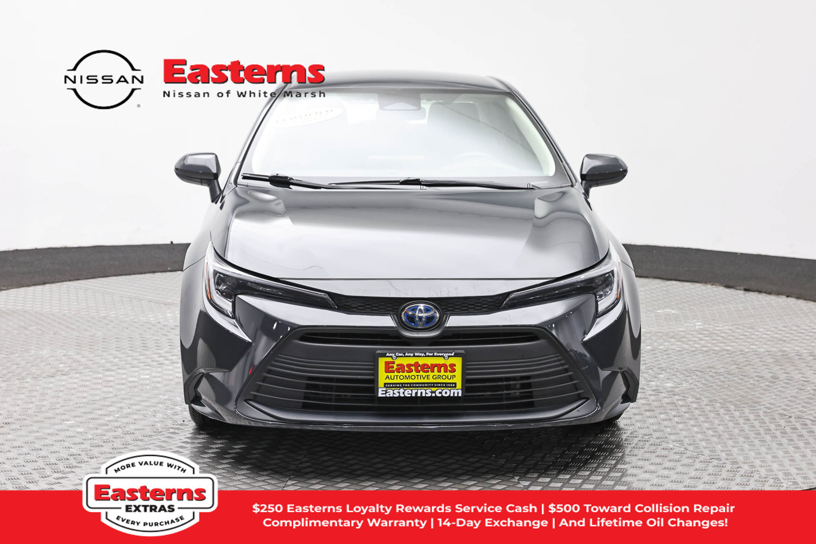 Used 2023 Toyota Corolla LE w/ Carpet Mat Package (TMS) FWD image 4