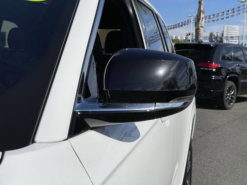 Certified 2023 Jeep Grand Cherokee Overland image 13