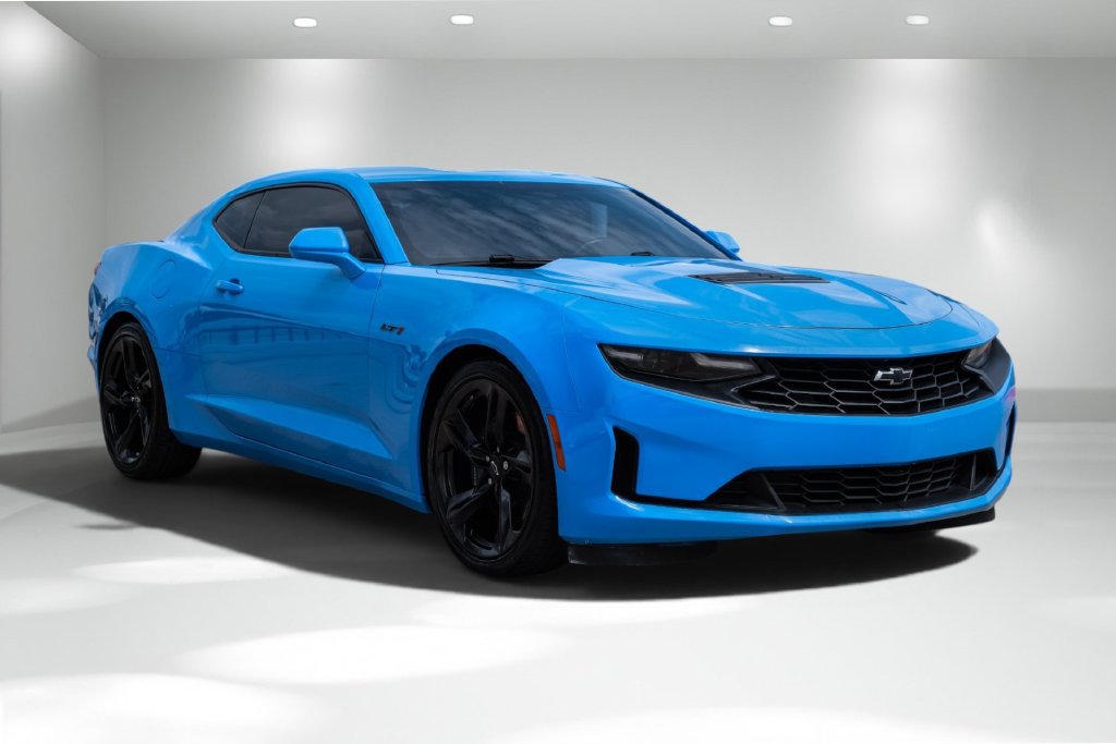 Used 2023 Chevrolet Camaro LT w/ Technology Package RWD image 5