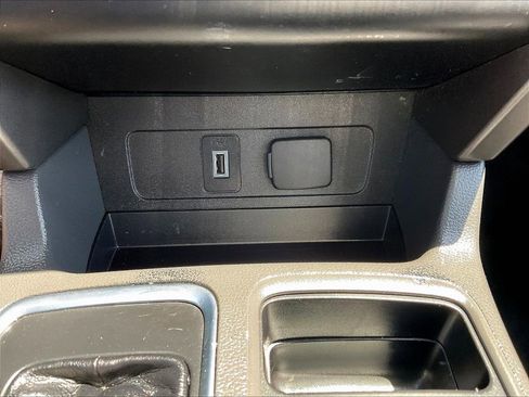 Used 2017 Ford Escape SE AWD/4WD image 16