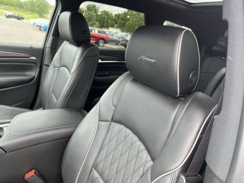 Used 2023 Buick Enclave Avenir w/ Avenir Technology Package AWD/4WD image 13