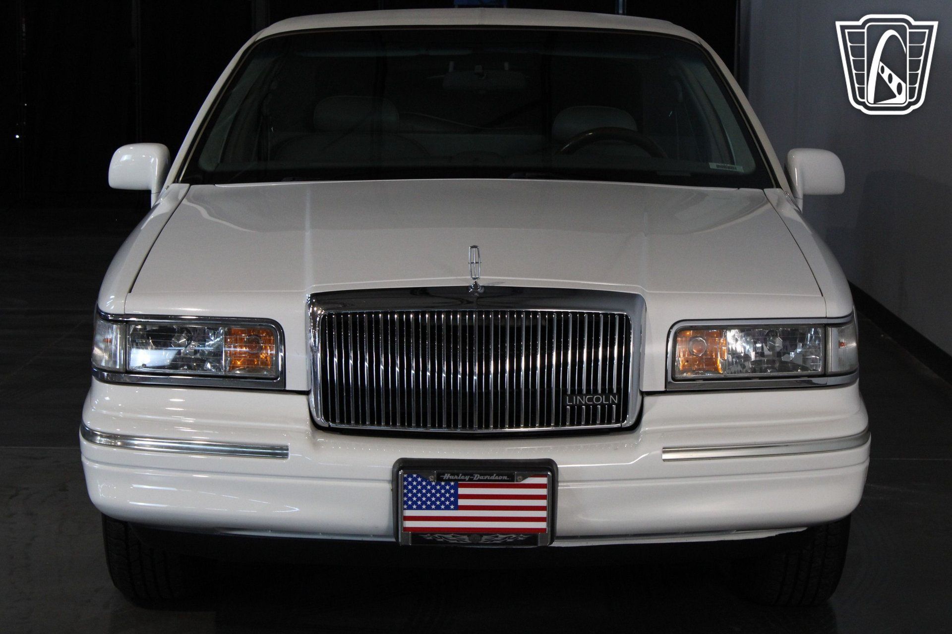 Used 1996 Lincoln Town Car Executive RWD image 13