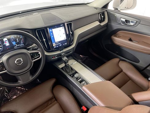 Used 2020 Volvo XC60 T5 Inscription image 24