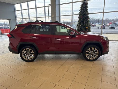 Used 2019 Toyota RAV4 Limited image 6