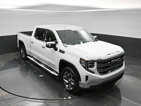 Used 2023 GMC Sierra 1500 SLT w/ SLT Convenience Package image 24