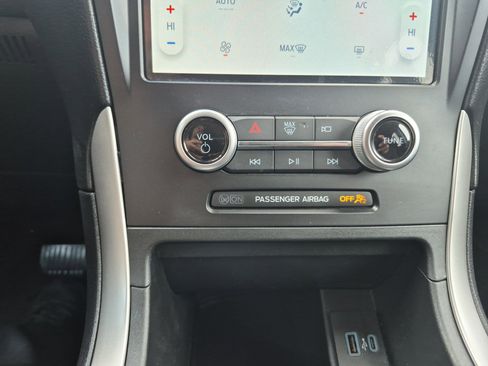 Used 2024 Ford Edge SE w/ Black Appearance Package image 27