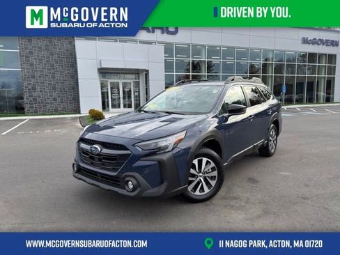 Used 2025 Subaru Outback Premium AWD/4WD image 1