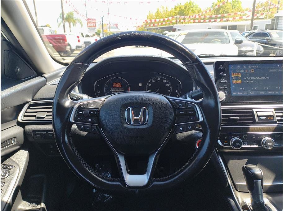 Used 2018 Honda Accord Touring image 7