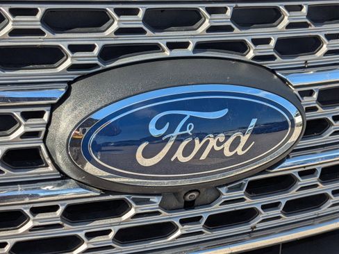 Used 2023 Ford Explorer Limited w/ Hybrid Equipment Group 310A AWD/4WD image 38