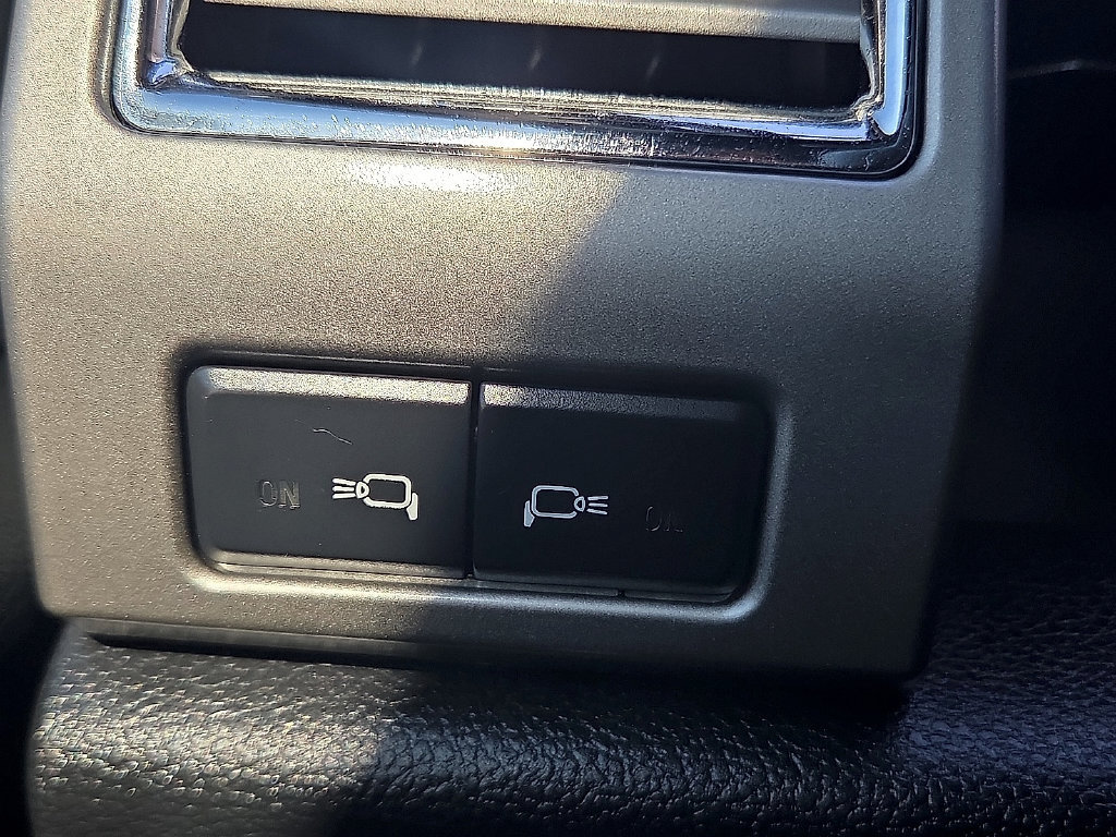 Used 2016 Ford F150 Lariat w/ Equipment Group 502A Luxury AWD/4WD image 22