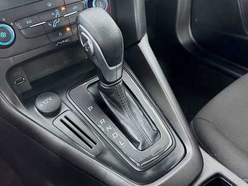 Used 2018 Ford Focus SE FWD image 16
