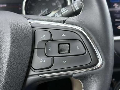 Used 2023 Buick Encore GX Select w/ Sport Touring Package FWD image 23