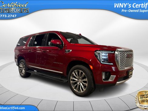 Used 2023 GMC Yukon XL Denali AWD/4WD image 3