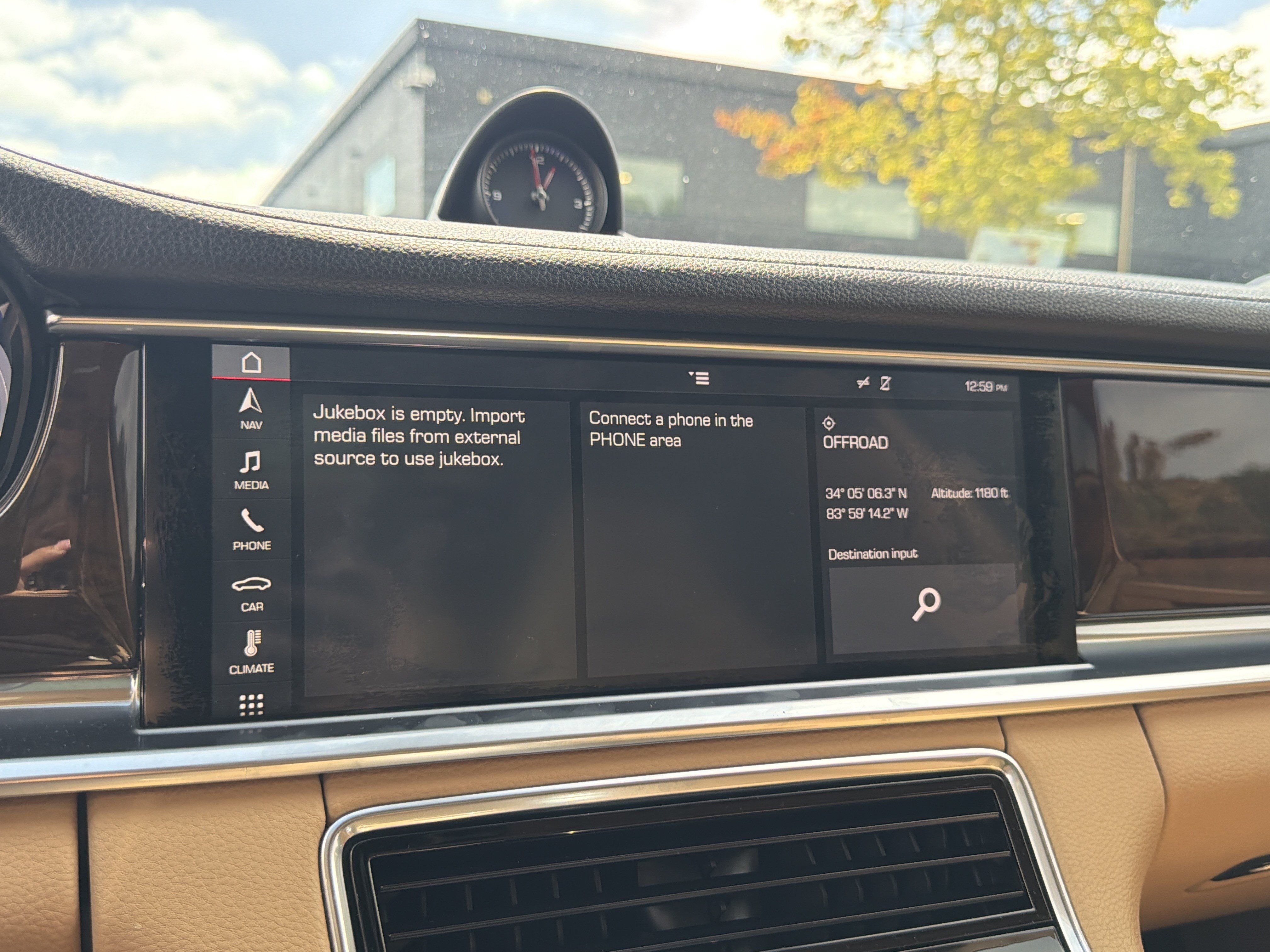 Used 2018 Porsche Panamera RWD image 39
