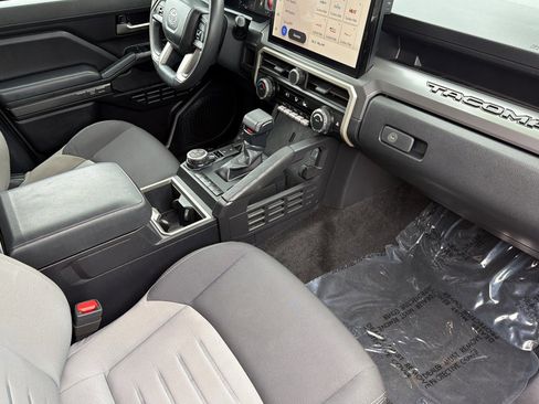 Certified 2024 Toyota Tacoma TRD Off-Road image 14