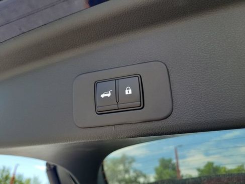 Certified 2025 Nissan Murano SL w/ Cargo Package AWD/4WD image 10