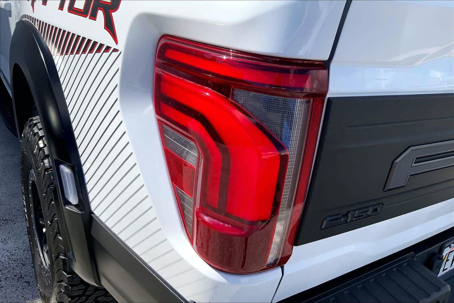 Used 2025 Ford F150 Raptor AWD/4WD image 32