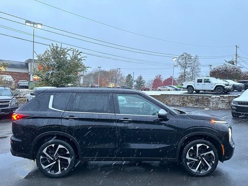 Used 2022 Mitsubishi Outlander ES image 10