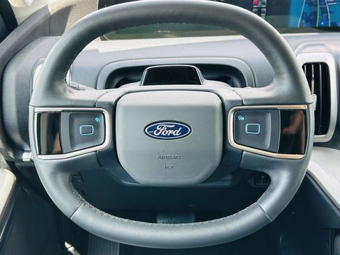 Used 2025 Ford Expedition Active AWD/4WD image 21