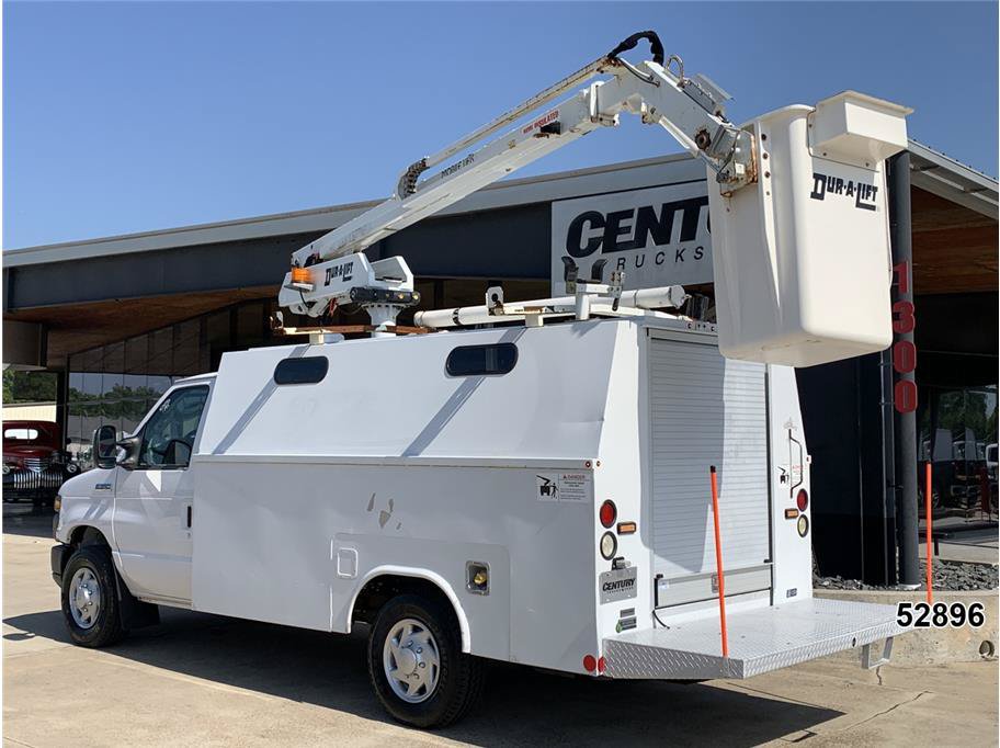Used 2017 Ford E-350 and Econoline 350 Super Duty w/ Power Windows & Locks Group RWD image 9
