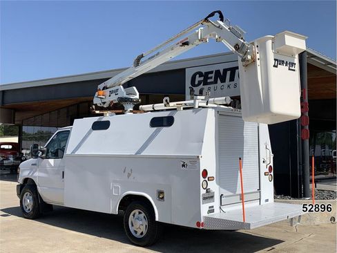 Used 2017 Ford E-350 and Econoline 350 Super Duty w/ Power Windows & Locks Group RWD image 9