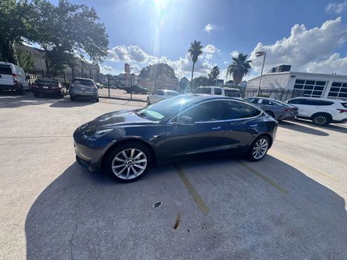 Used 2018 Tesla Model 3 Long Range RWD image 3