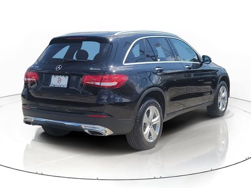 Used 2018 Mercedes-Benz GLC 300 4MATIC image 4