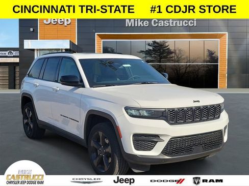Used 2024 Jeep Grand Cherokee Altitude AWD/4WD image 1