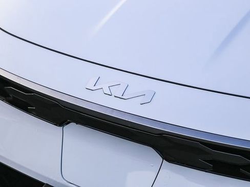 New 2026 Kia Niro Wind FWD image 14