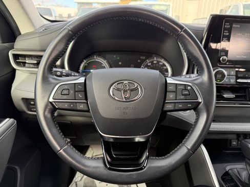 Used 2021 Toyota Highlander XLE image 22