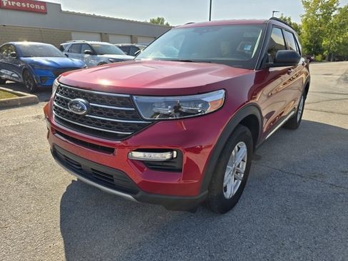 Used 2023 Ford Explorer XLT w/ Equipment Group 202A image 7