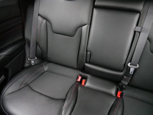 Used 2024 Jeep Compass Trailhawk image 12