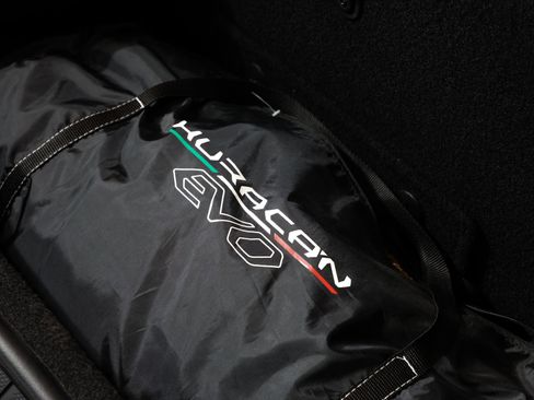 Used 2020 Lamborghini Huracan EVO image 29