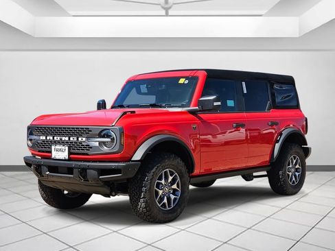 Used 2024 Ford Bronco Badlands AWD/4WD image 3