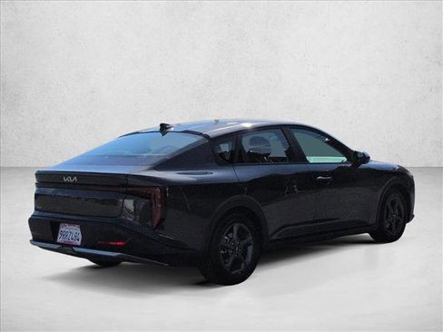 Used 2025 Kia K4 LXS image 5