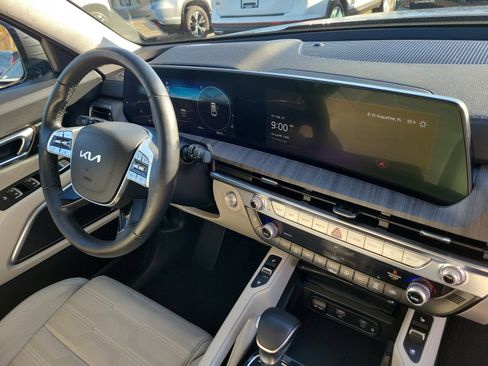 Used 2024 Kia Telluride SX Prestige image 8