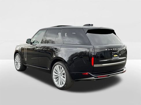 New 2025 Land Rover Range Rover SE image 2
